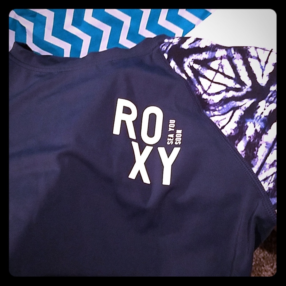 Roxy navy blue rashguard